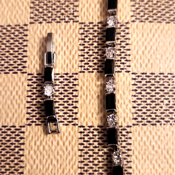 Black & Silver Bracelet with an extra link. Shines Bright Like a Diamond - Picture 3 of 3